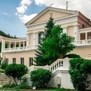 Санаторий «Алушта» (Крым, Алушта)