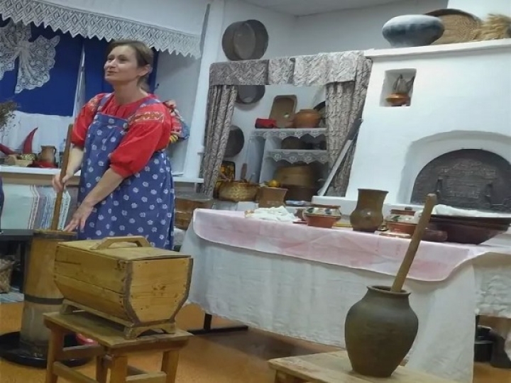 “Экскурсия для школьников в Музей русской культуры”